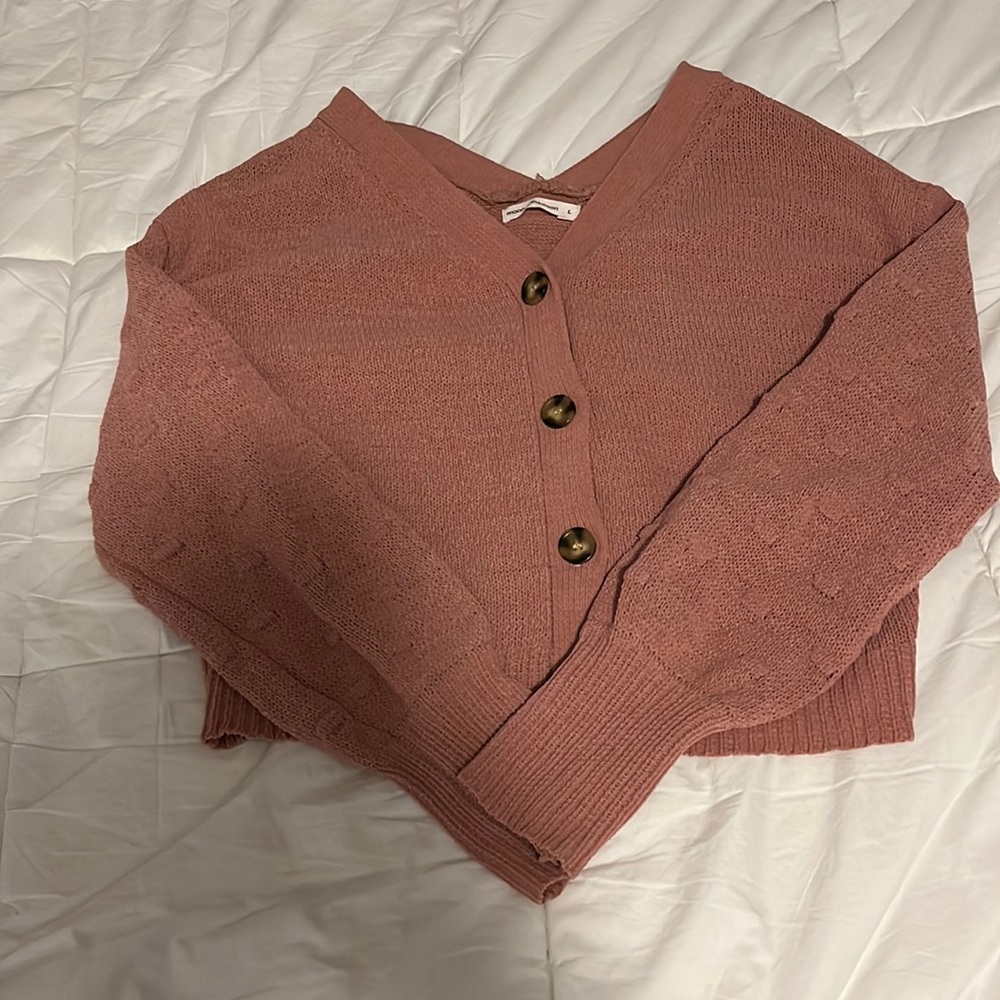 Moon & Madison pink cropped button up sweater